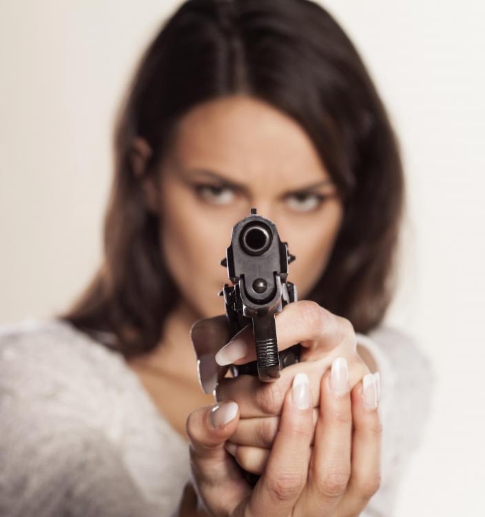woman-pointing-pistol-1